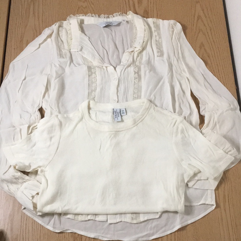 B63 Bundle of 2 Paris Atelier Lacey Blouse & Under T-shirt Light Cream Size 6/Xs